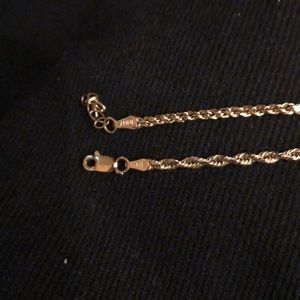 A 14k solid gold braclet